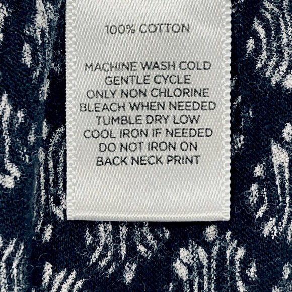 Ann Taylor Loft size small navy blue & white sleeveless top, lace around bottom - Picture 12 of 14